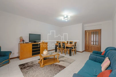Apartamento T2 para Venda em Aver-O-Mar, Amorim e Terroso
