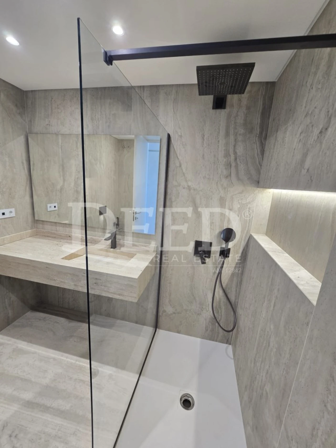 Apartamento T4 para Venda em São Martinho Foto 23