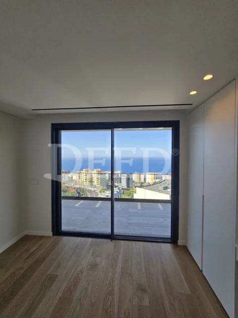 Apartamento T4 para Venda em São Martinho