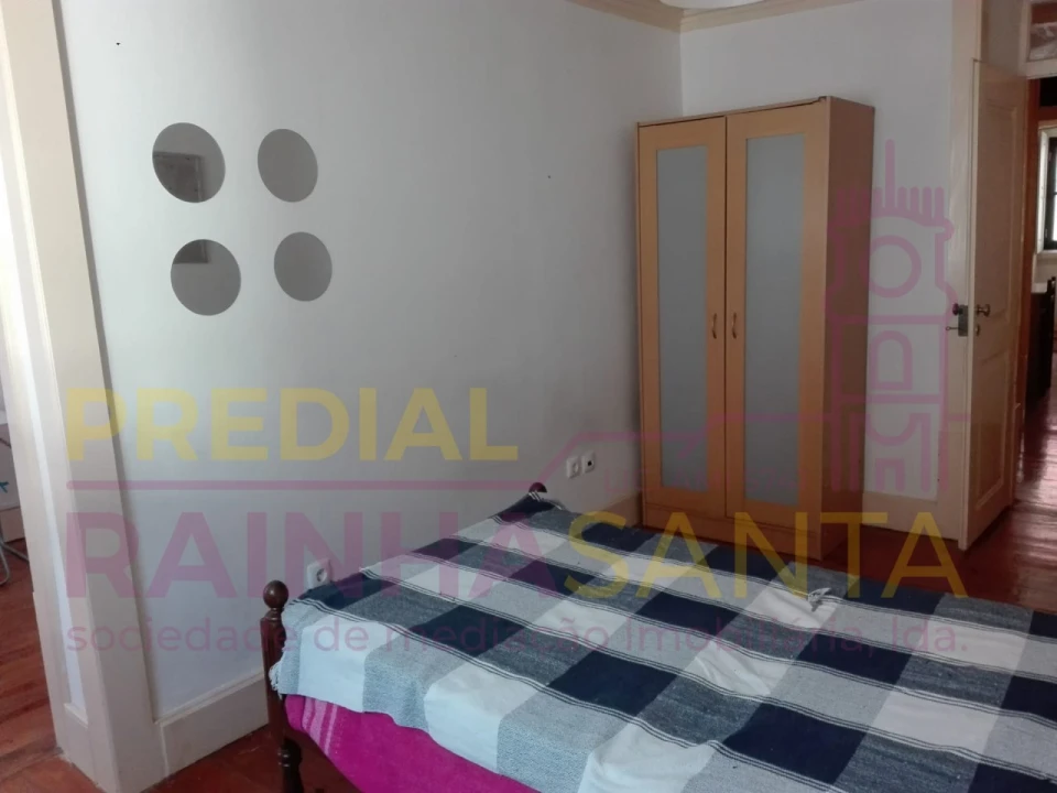 Quarto para Arrendamento em Sé Nova, Santa Cruz, Almedina e São Bartolomeu Foto 2