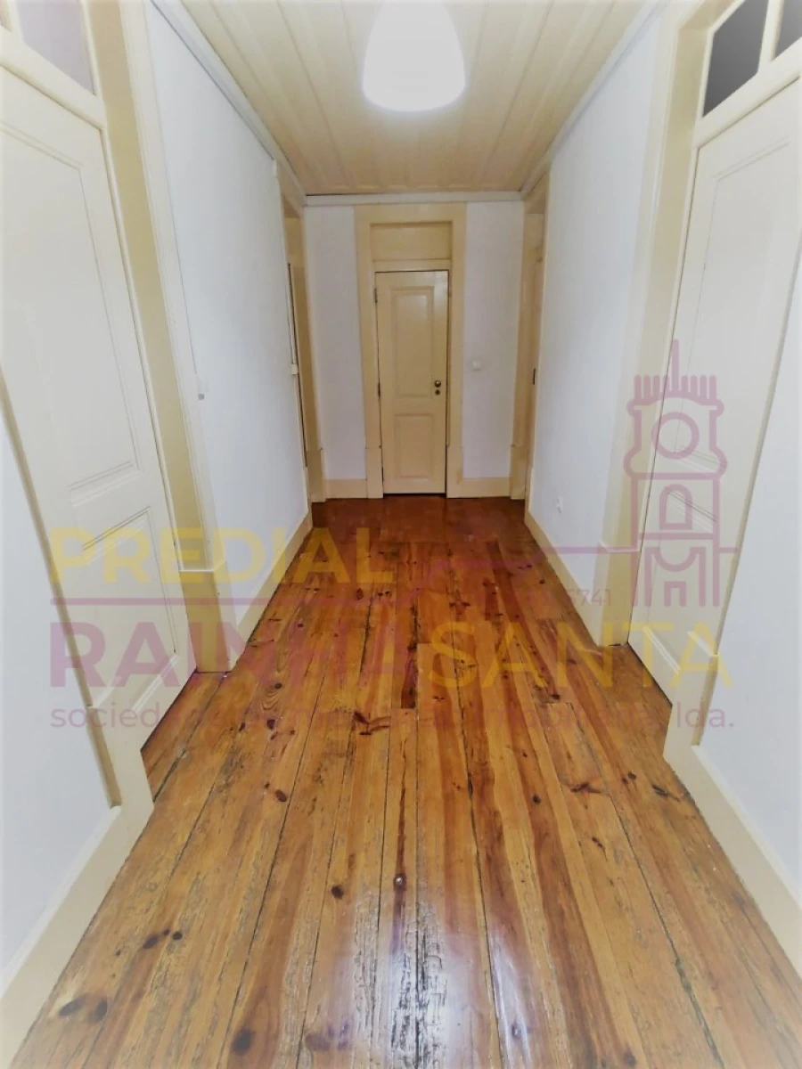 Quarto para Arrendamento em Sé Nova, Santa Cruz, Almedina e São Bartolomeu Foto 7