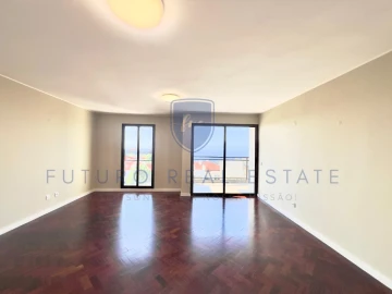 Apartamento T3 para Venda em Funchal (São Pedro)