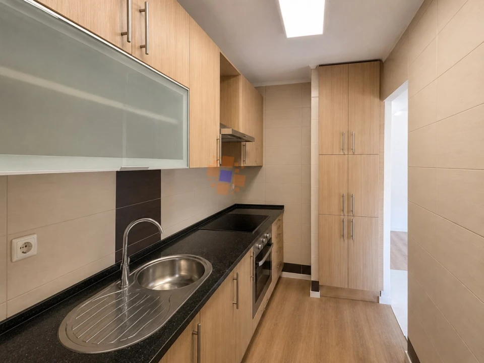Apartamento T1 para Venda em Laranjeiro e Feijó Foto 1