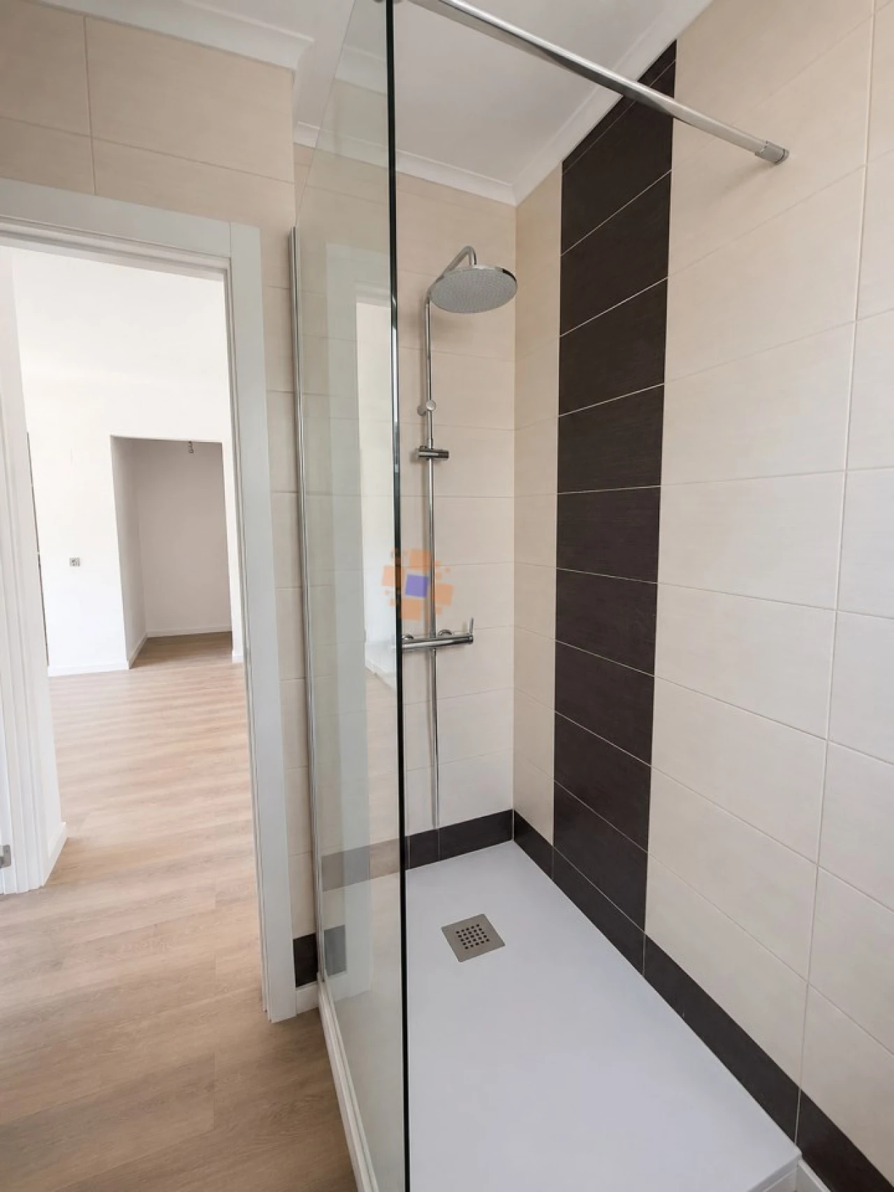 Apartamento T1 para Venda em Laranjeiro e Feijó Foto 5