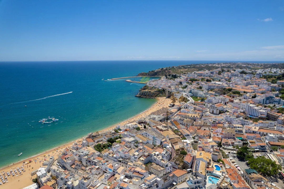 Quinta T1 para Venda em Albufeira e Olhos de Água Foto 1