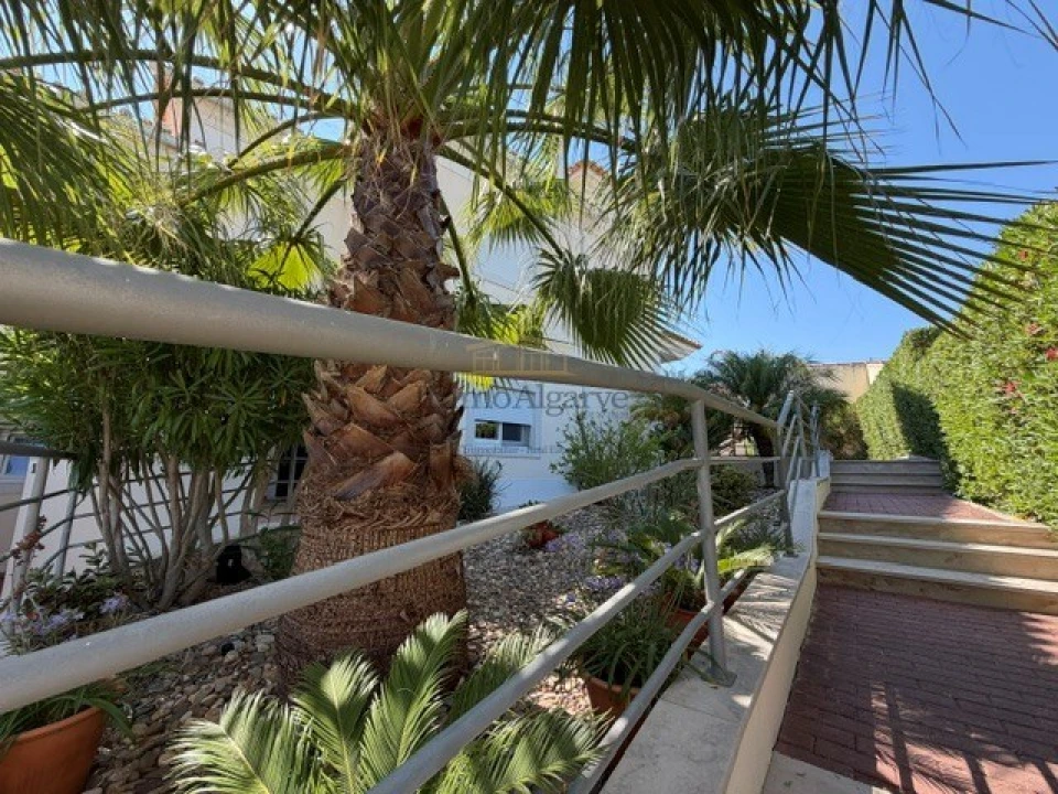 Moradia T3 para Venda em Albufeira e Olhos de Água Foto 4