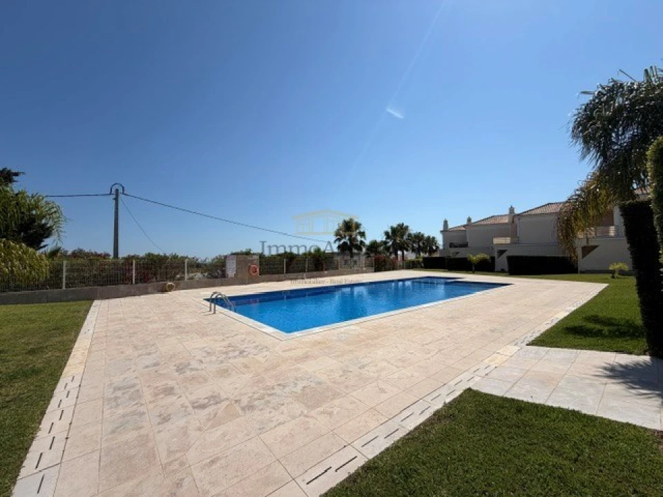 Moradia T3 para Venda em Albufeira e Olhos de Água Foto 40
