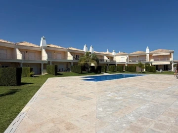 Moradia T3 para Venda em Albufeira e Olhos de Água