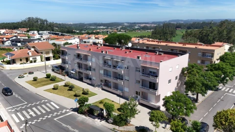 Apartamento T3 para Venda em Retorta e Tougues