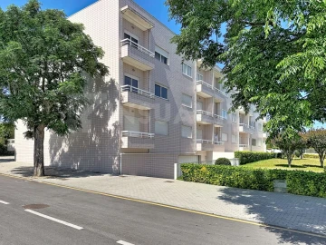 Apartamento T3 para Venda em Retorta e Tougues