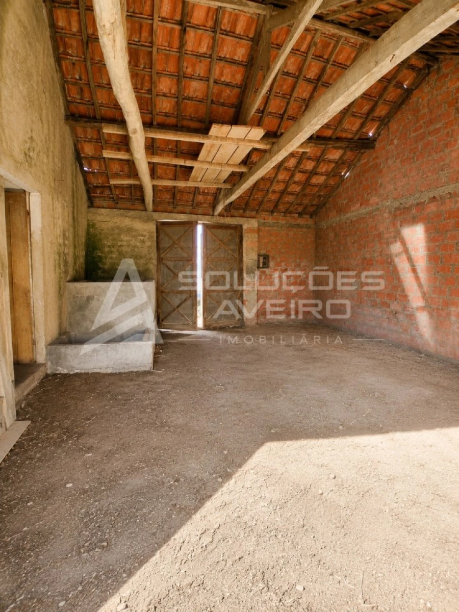 Moradia T4 para Venda em Oliveirinha Foto 3