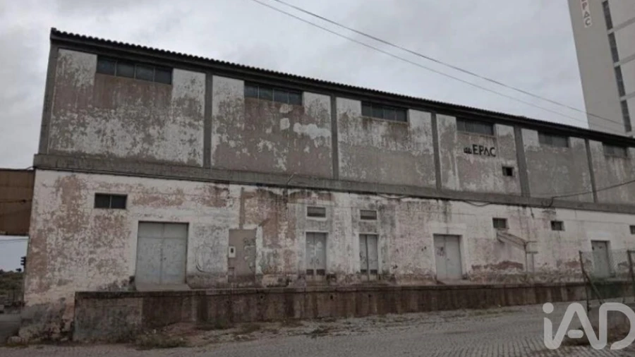 Armazém para Venda em Barbacena e Vila Fernando