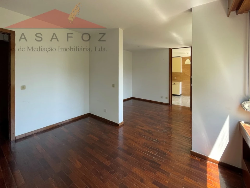 Apartamento T1 para Arrendamento em Aldoar, Foz do Douro e Nevogilde Foto 6