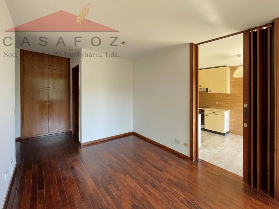 Apartamento T1 para Arrendamento em Aldoar, Foz do Douro e Nevogilde Foto 8