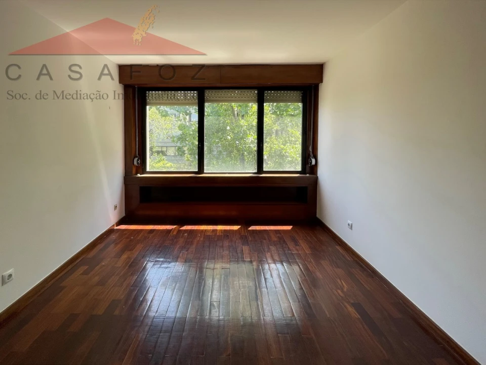Apartamento T1 para Arrendamento em Aldoar, Foz do Douro e Nevogilde Foto 21