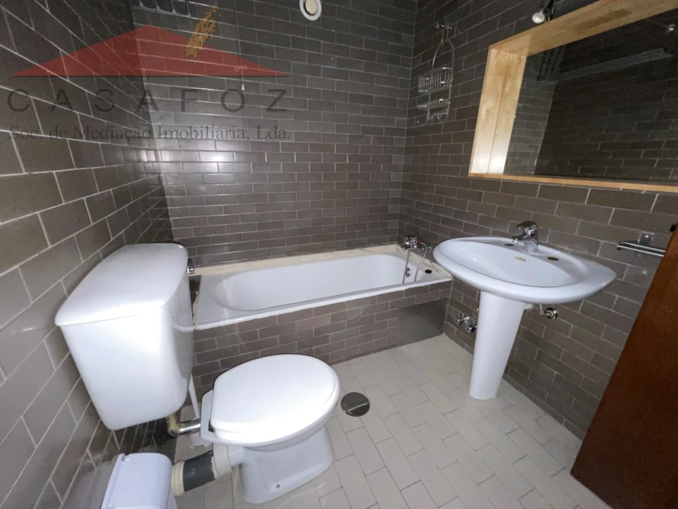 Apartamento T1 para Arrendamento em Aldoar, Foz do Douro e Nevogilde Foto 25