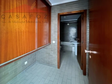 Apartamento T1 para Arrendamento em Aldoar, Foz do Douro e Nevogilde