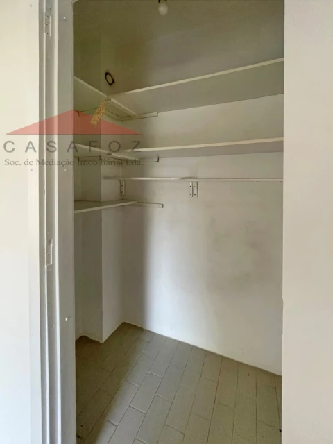 Apartamento T1 para Arrendamento em Aldoar, Foz do Douro e Nevogilde
