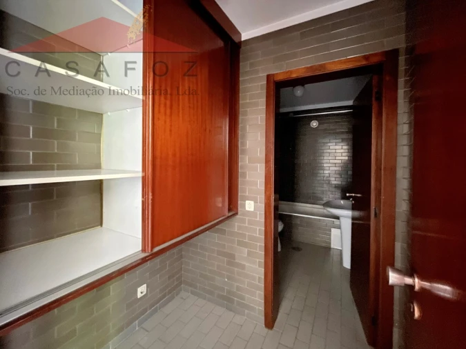Apartamento T1 para Arrendamento em Aldoar, Foz do Douro e Nevogilde Foto 23