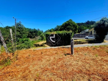 Moradia T2 para Venda em Ponte da Barca, V.N. Muía, Paço Vedro Magalhães