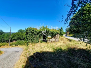 Moradia T2 para Venda em Ponte da Barca, V.N. Muía, Paço Vedro Magalhães