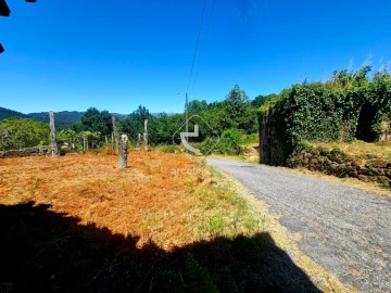 Moradia T2 para Venda em Ponte da Barca, V.N. Muía, Paço Vedro Magalhães