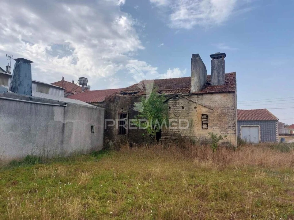 Moradia T2 para Venda em Oiã Foto 11