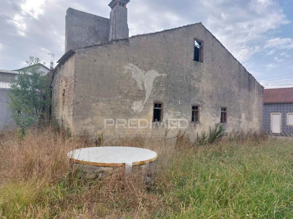 Moradia T2 para Venda em Oiã Foto 3