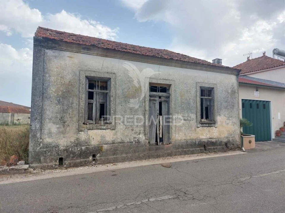 Moradia T2 para Venda em Oiã Foto 1