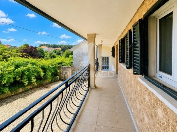 Moradia T5 para Venda em Valbom (São Pedro), Passô e Valbom (São Martinho)