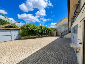 Moradia T5 para Venda em Valbom (São Pedro), Passô e Valbom (São Martinho)
