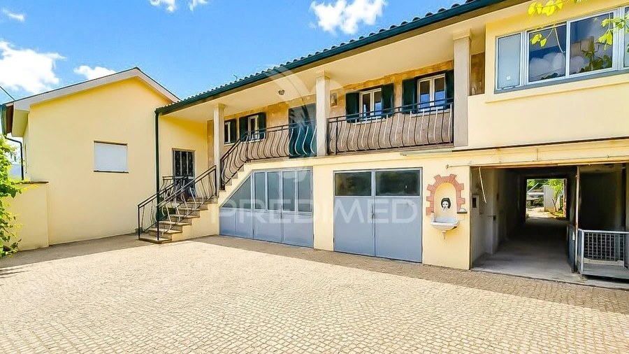 Moradia T5 para Venda em Valbom (São Pedro), Passô e Valbom (São Martinho)