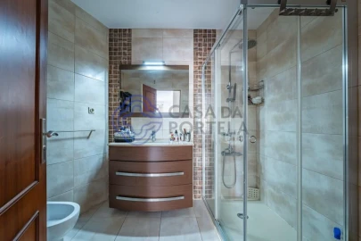 Apartamento T5 para Venda em Mafamude e Vilar do Paraíso