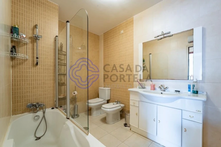 Apartamento T5 para Venda em Mafamude e Vilar do Paraíso Foto 26