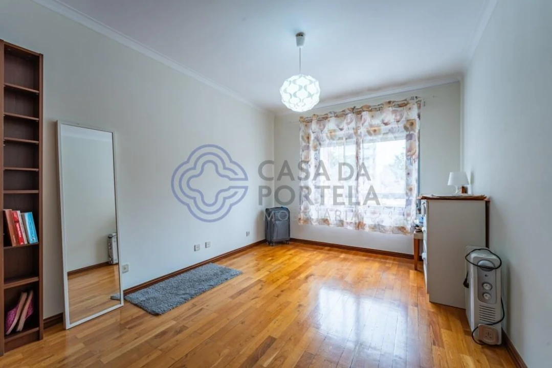Apartamento T5 para Venda em Mafamude e Vilar do Paraíso Foto 24