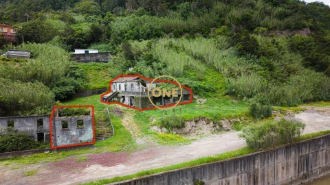 Moradia T2 para Venda em Ribeira Quente