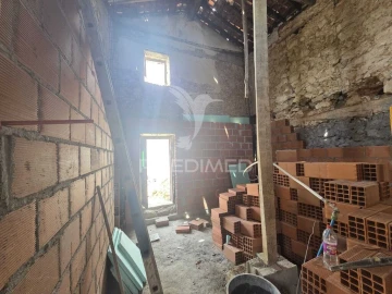Moradia T1 para Venda em Madalena e Beselga