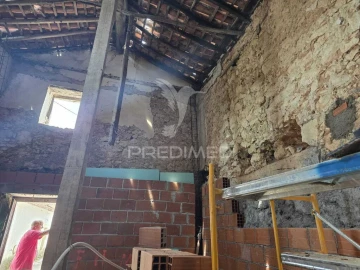 Moradia T1 para Venda em Madalena e Beselga