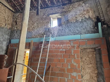 Moradia T1 para Venda em Madalena e Beselga