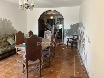 Moradia T5 para Venda em Igreja Nova do Sobral