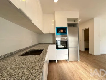 Apartamento T2 para Venda em Faro (Sé e São Pedro)