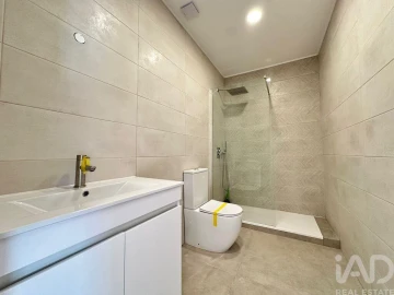 Apartamento T2 para Venda em Faro (Sé e São Pedro)