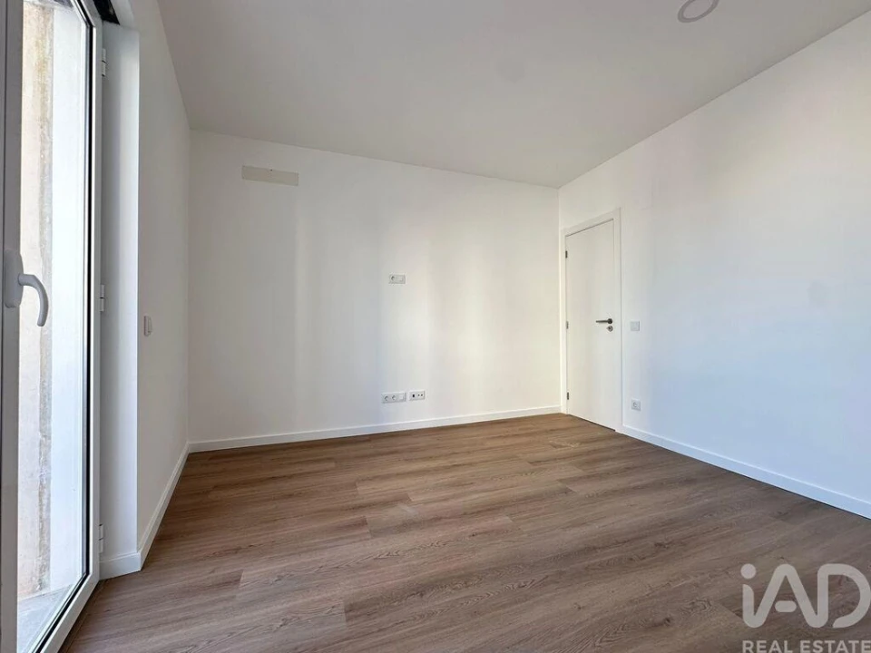 Apartamento T2 para Venda em Faro (Sé e São Pedro) Foto 9