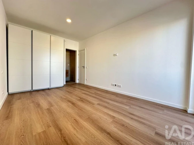 Apartamento T2 para Venda em Faro (Sé e São Pedro) Foto 8