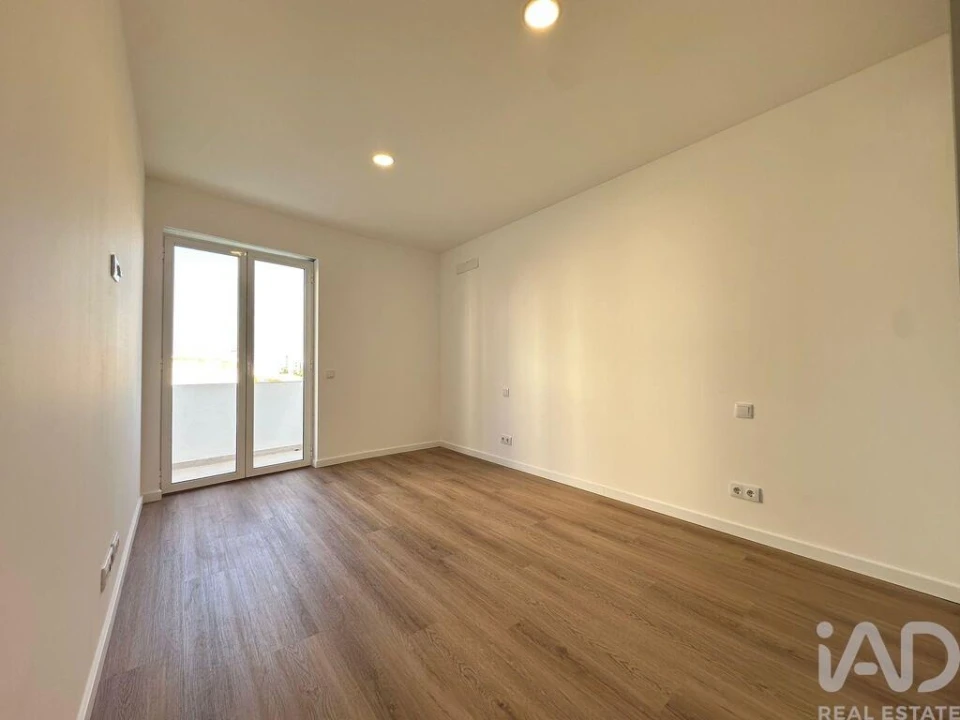 Apartamento T2 para Venda em Faro (Sé e São Pedro) Foto 10