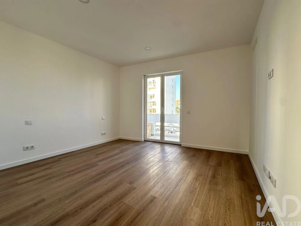Apartamento T2 para Venda em Faro (Sé e São Pedro) Foto 7