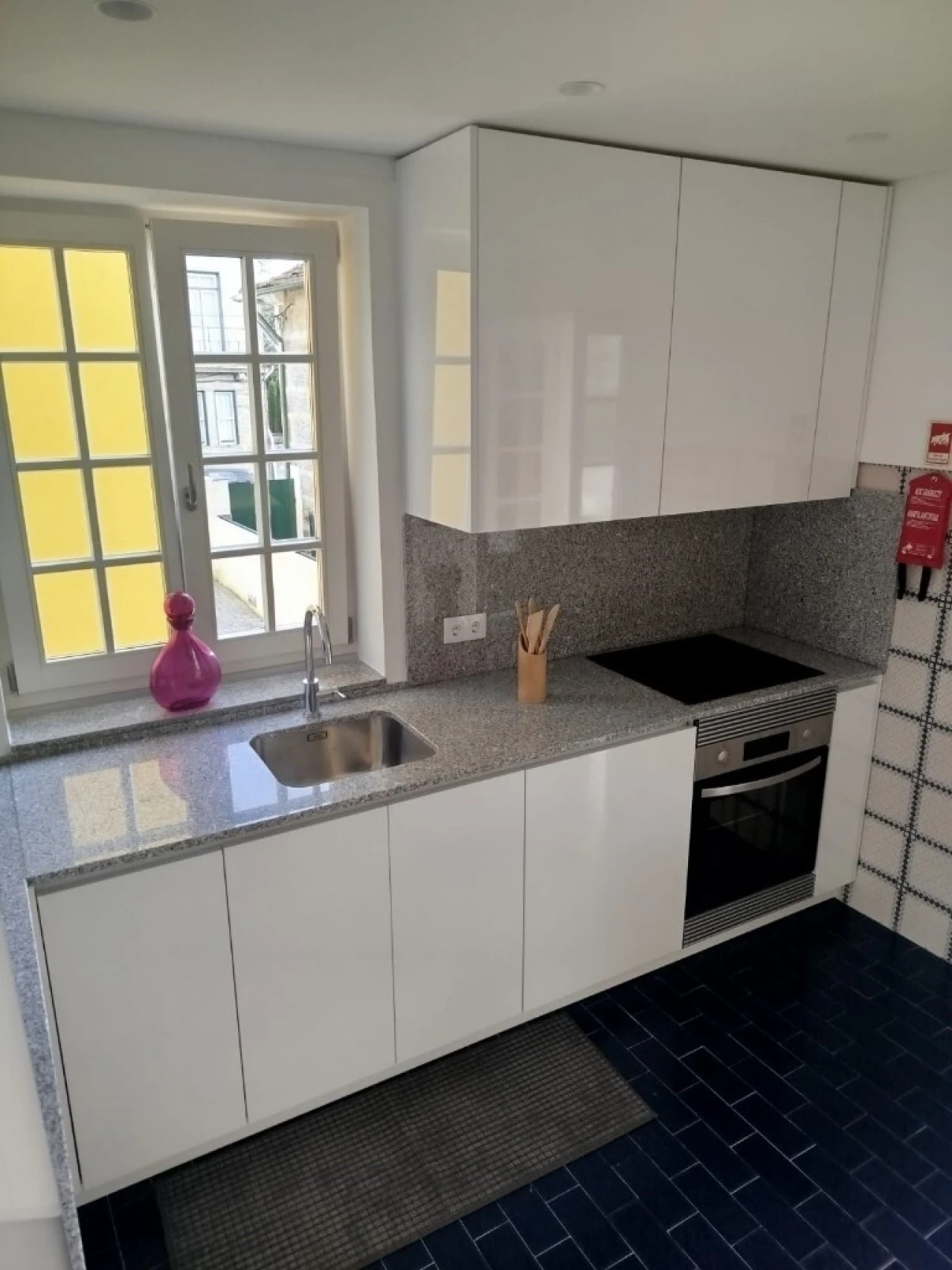 Quarto para Arrendamento em Oliveira, São Paio e São Sebastião Foto 5