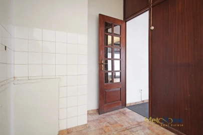 Loja para Arrendamento em Santa Marinha e São Pedro da Afurada