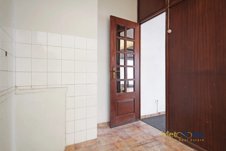 Loja para Arrendamento em Santa Marinha e São Pedro da Afurada Foto 10