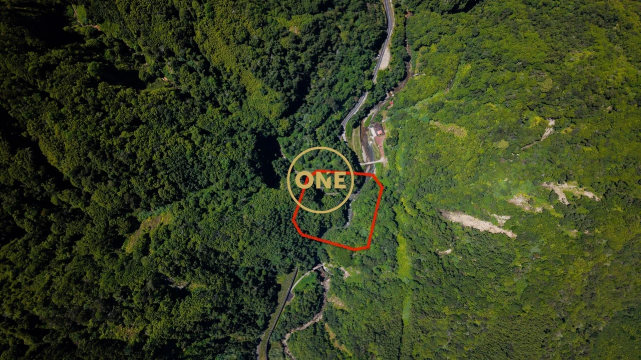 Terreno para Venda em Ribeira Quente Foto 1